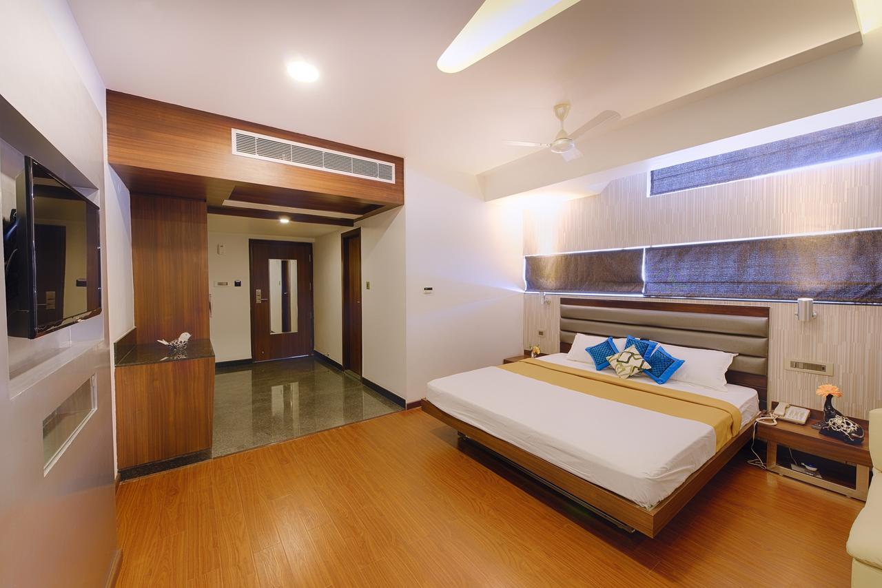 Hotel Priyadarshini Pride Hospet Eksteriør bilde