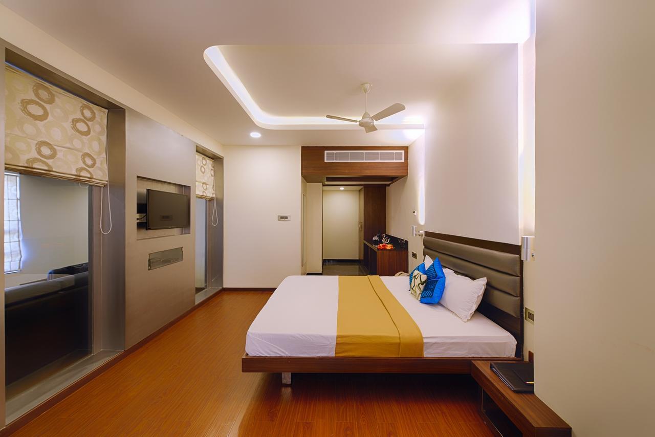 Hotel Priyadarshini Pride Hospet Eksteriør bilde