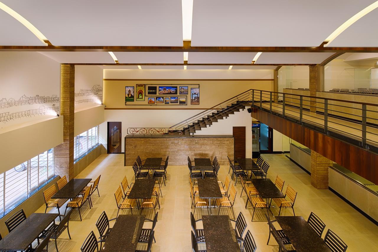 Hotel Priyadarshini Pride Hospet Eksteriør bilde