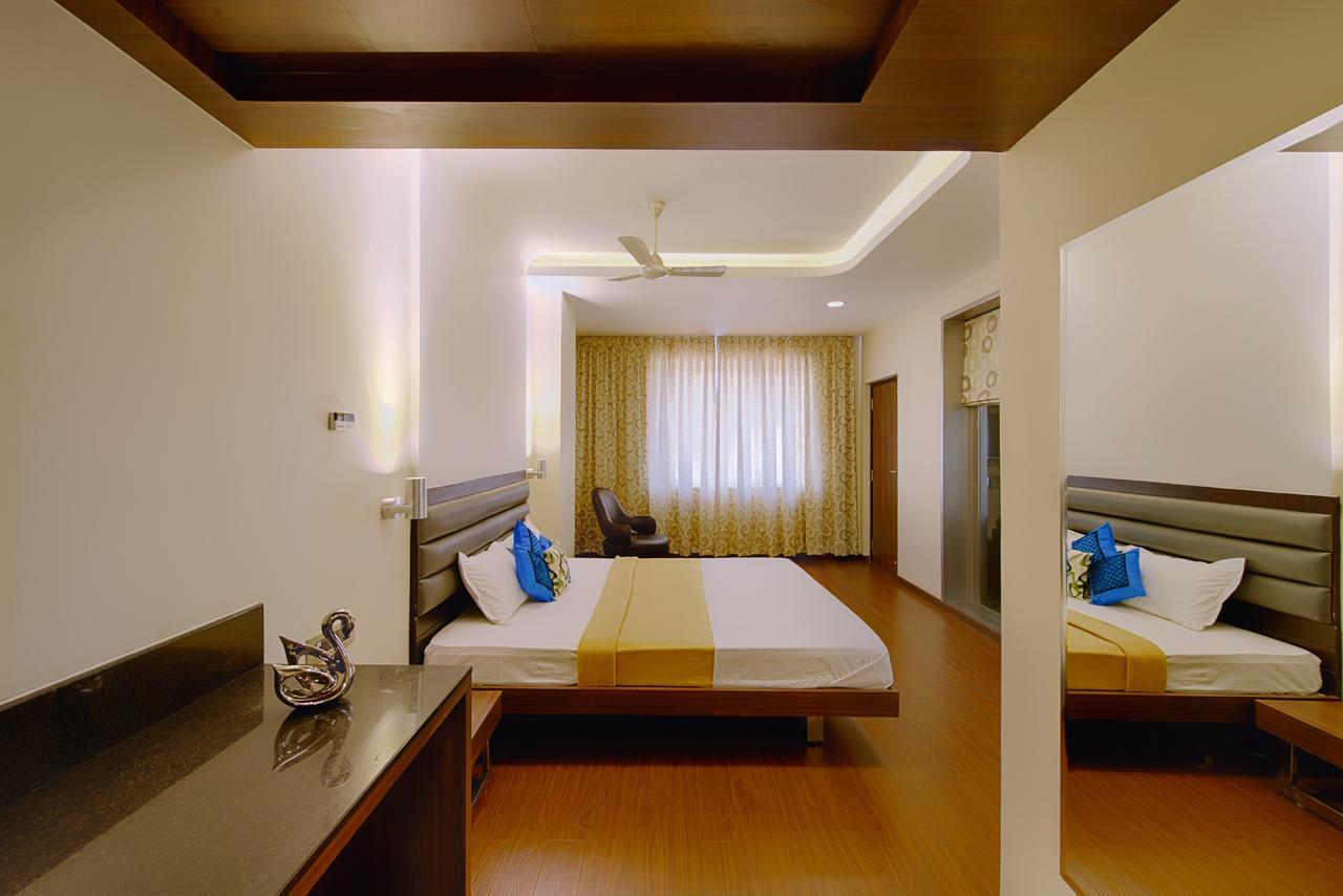 Hotel Priyadarshini Pride Hospet Eksteriør bilde